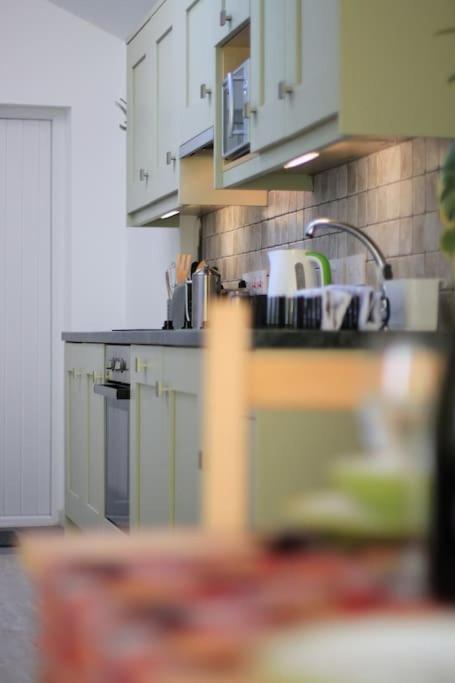 Orchard Nook - Sleeps 4, 2 Bedrooms ケンダル エクステリア 写真